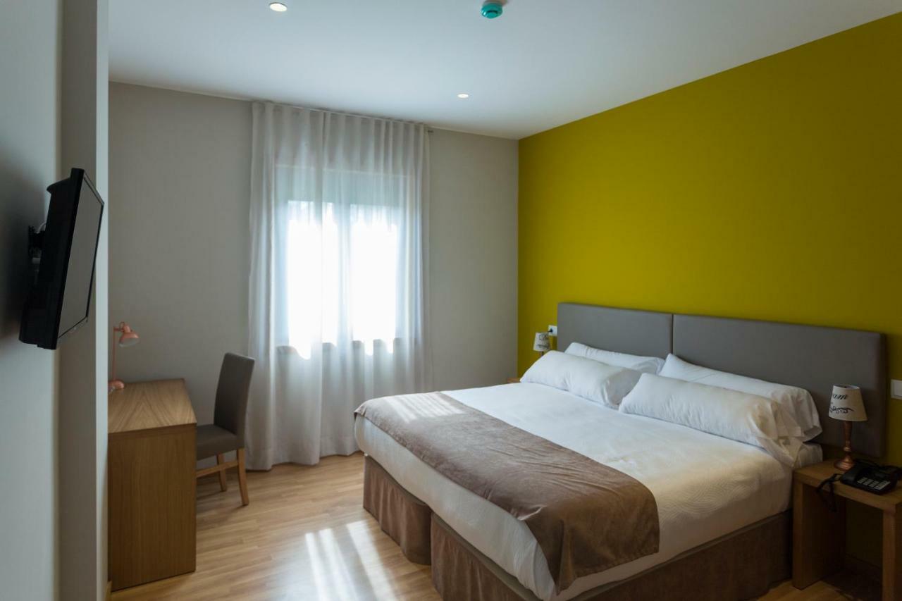 Hotel A Roldana Naron  Exterior photo