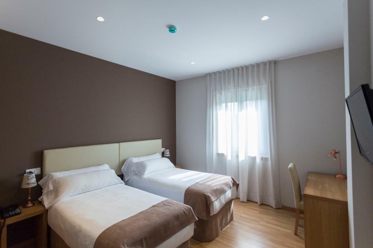 Hotel A Roldana Naron  Exterior photo